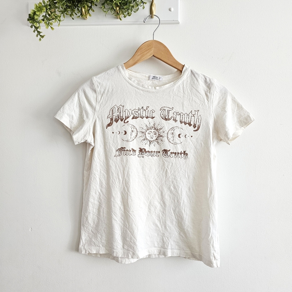 ✨ Ardene Mystic Truth Find Your Truth Graphic T-Shirt Sun Moon Celestial Size S